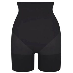 SKIMS seamless sculpt maid waist mid thigh short onyx black XXS